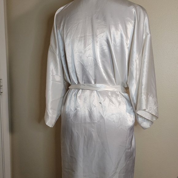 L.A. Intimates Robe - Picture 4 of 6